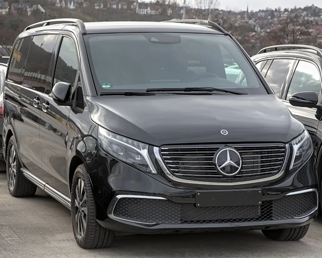 Siyah Mercedes-Benz V-Class VIP transfer aracı